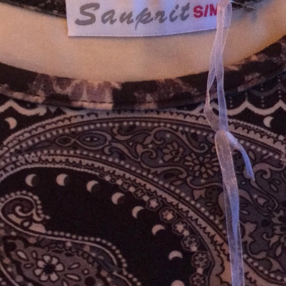 Dress - Picture 3 of 4